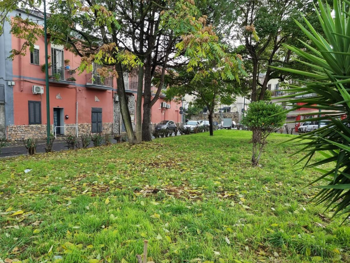 La Tana Del Viaggiatore, Parcheggio Gratuito Neapel Exterior foto
